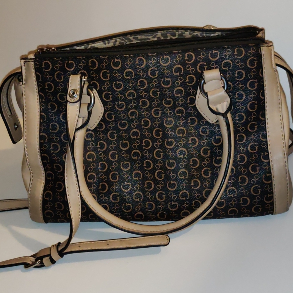 Guess bag - Picture 2 of 3